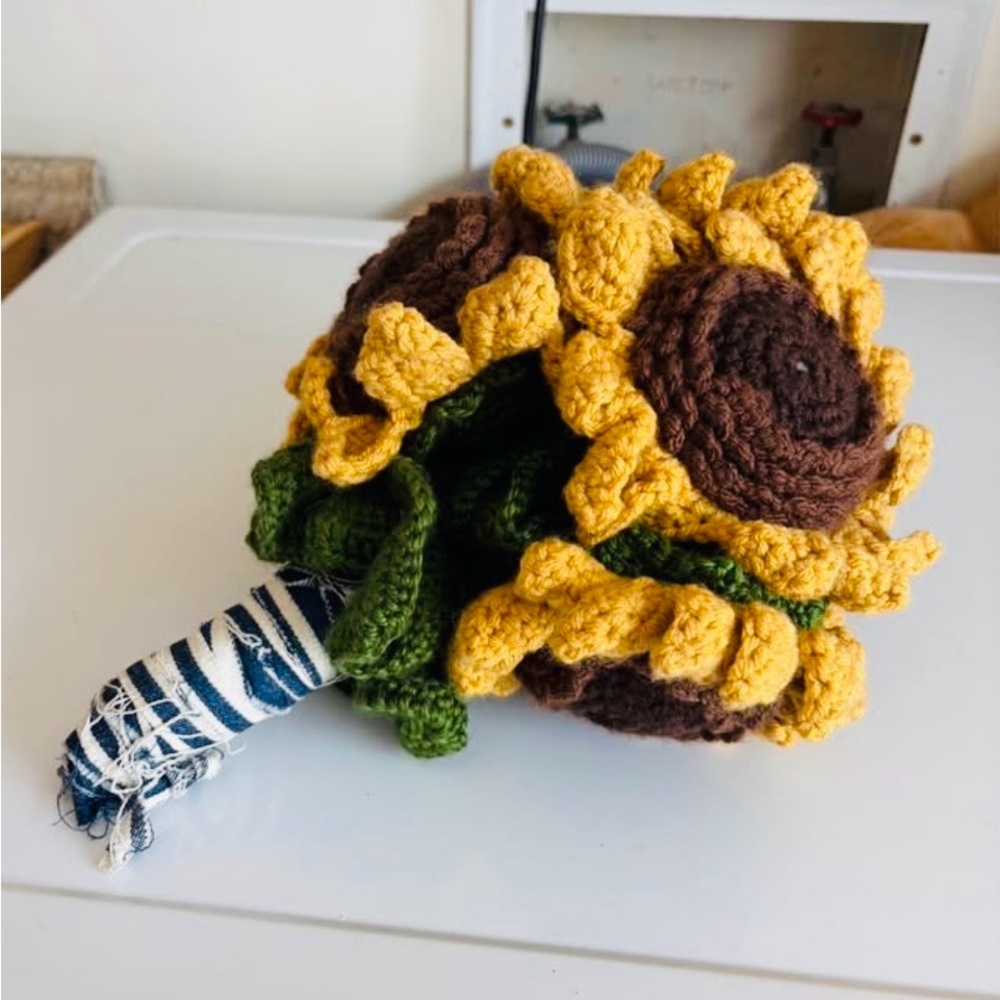 Handmade Crochet Sunflower Bouquet - Yellow & Brown